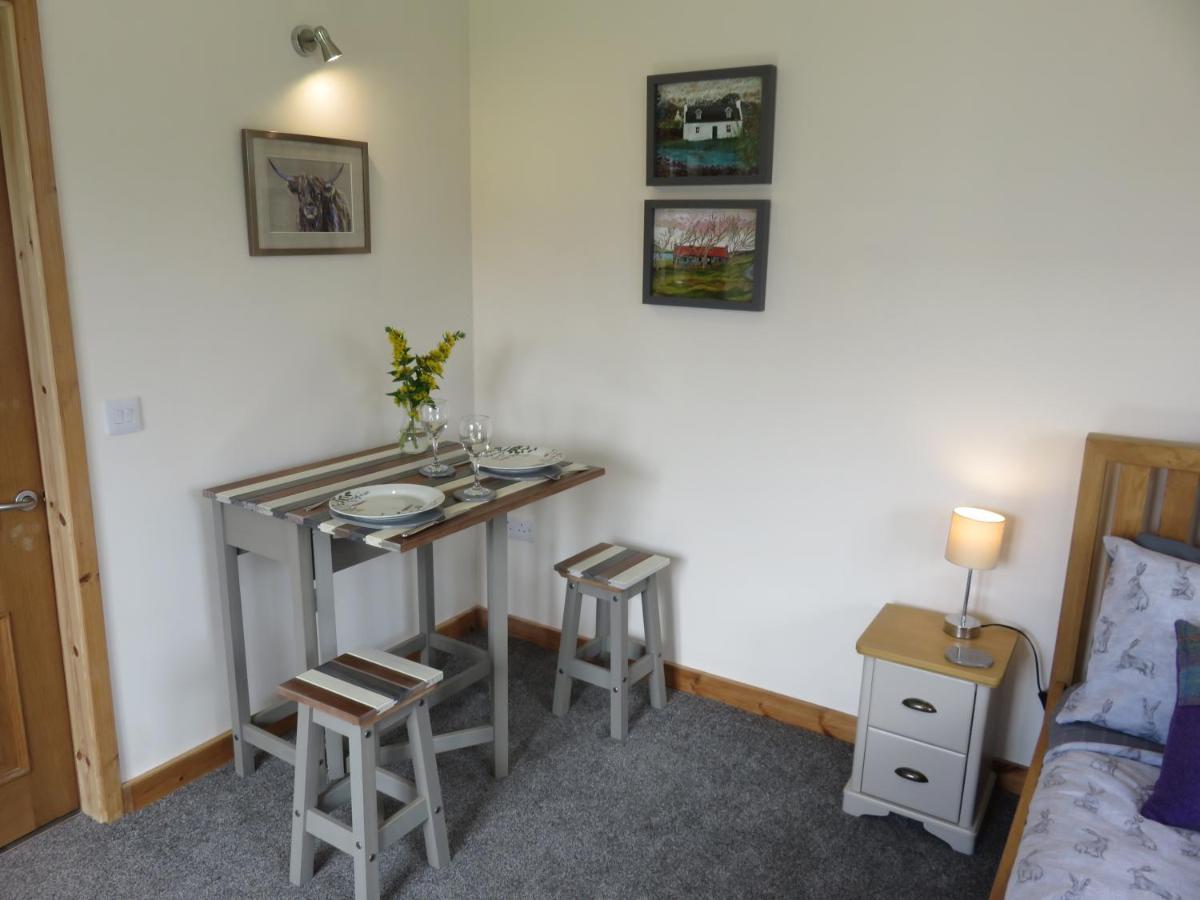 Skye Getaways Self Catering Accommodation Данвеган Экстерьер фото