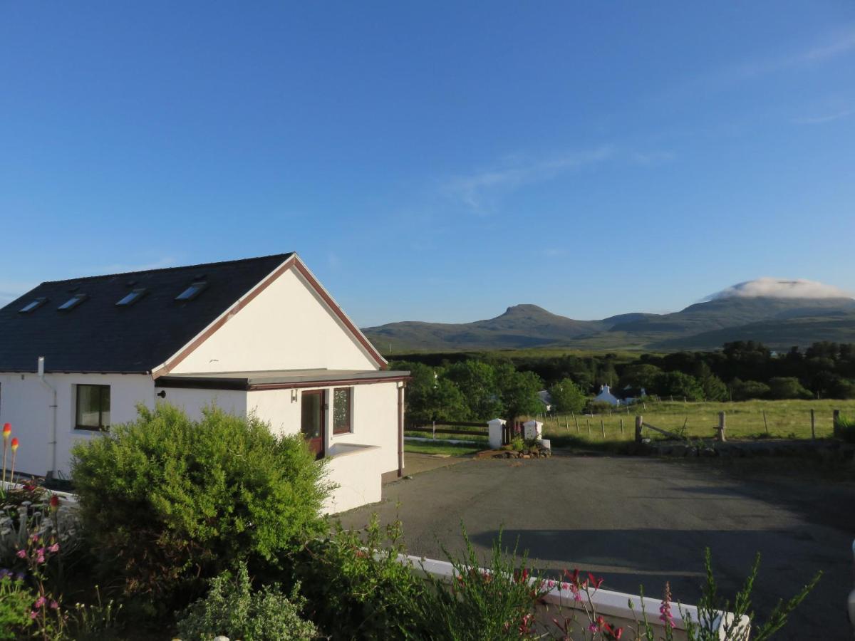 Skye Getaways Self Catering Accommodation Данвеган Экстерьер фото