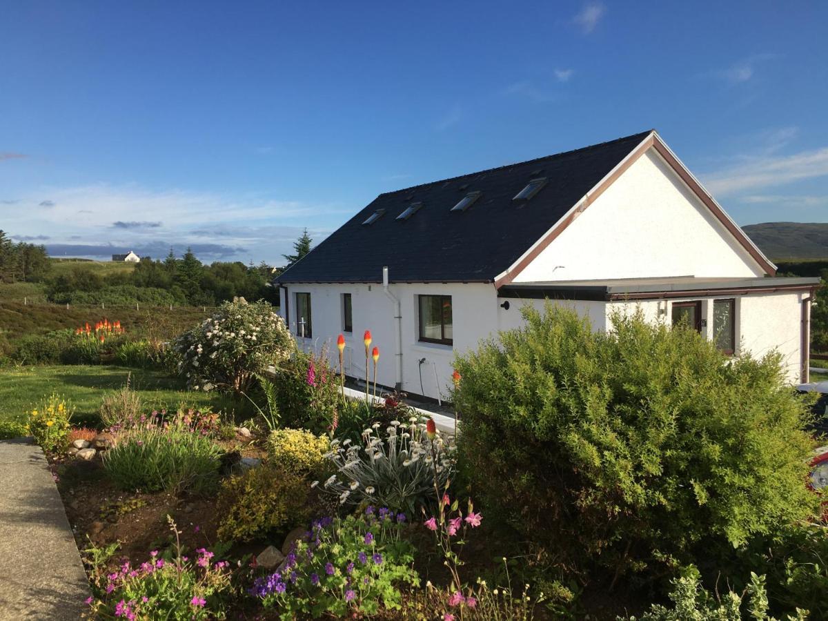 Skye Getaways Self Catering Accommodation Данвеган Экстерьер фото