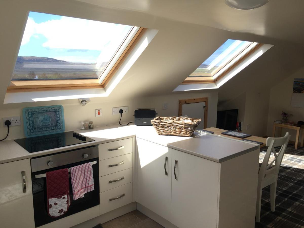 Skye Getaways Self Catering Accommodation Данвеган Экстерьер фото