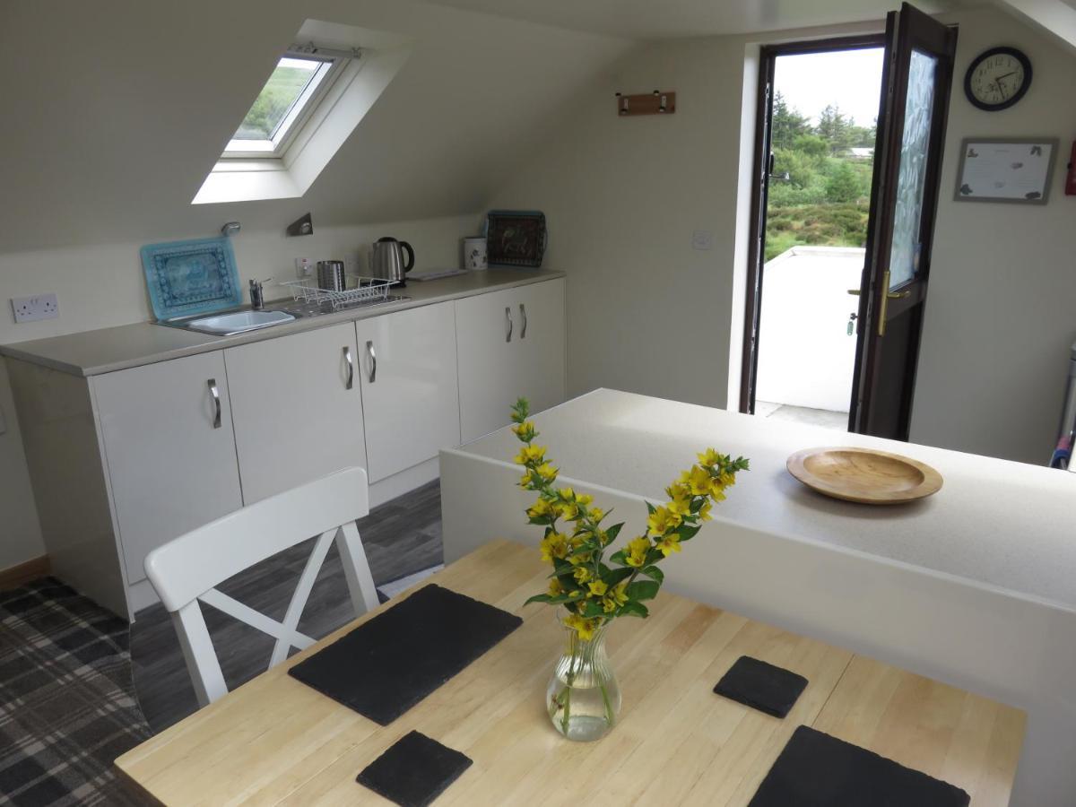 Skye Getaways Self Catering Accommodation Данвеган Экстерьер фото