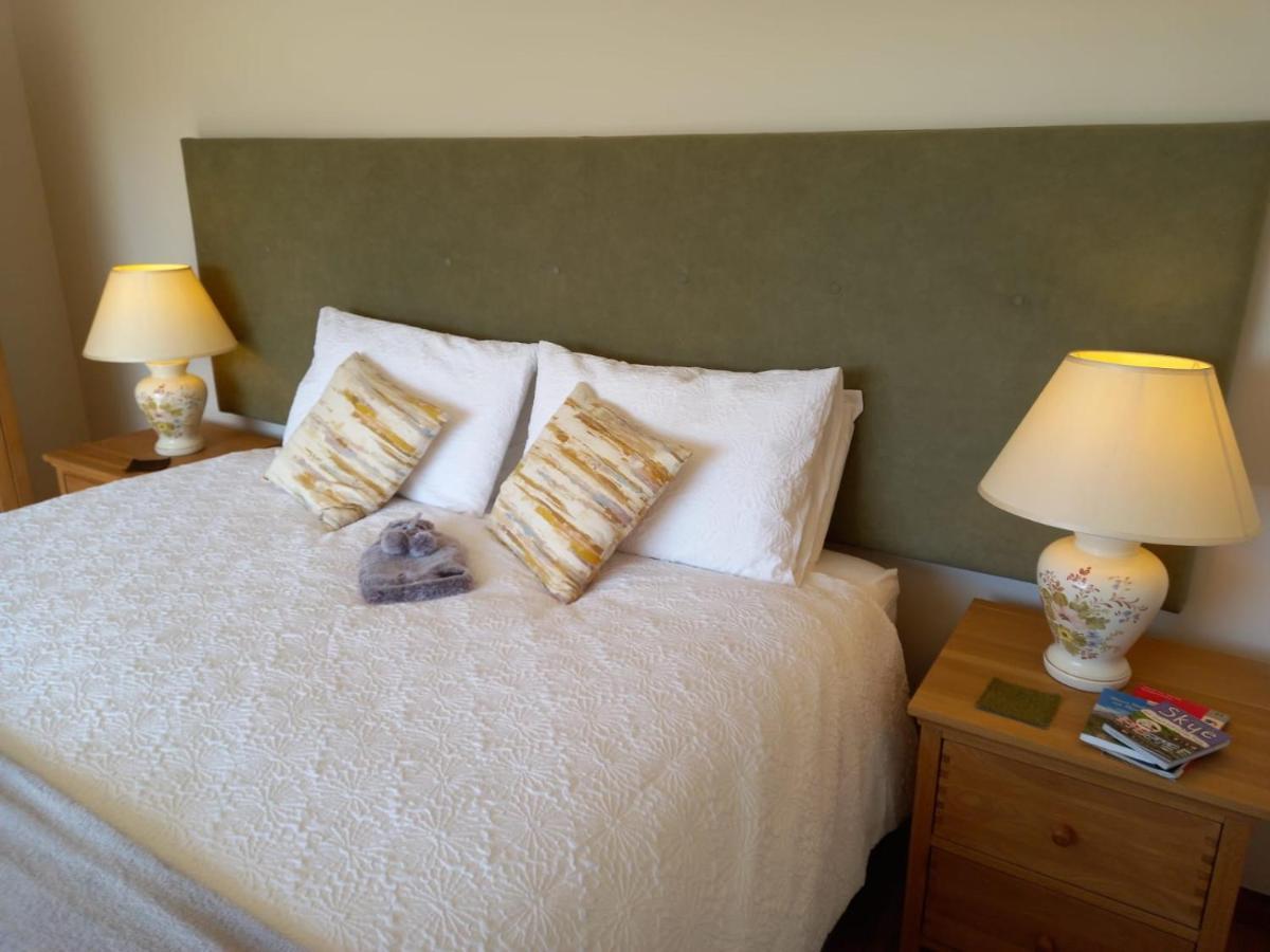 Skye Getaways Self Catering Accommodation Данвеган Экстерьер фото